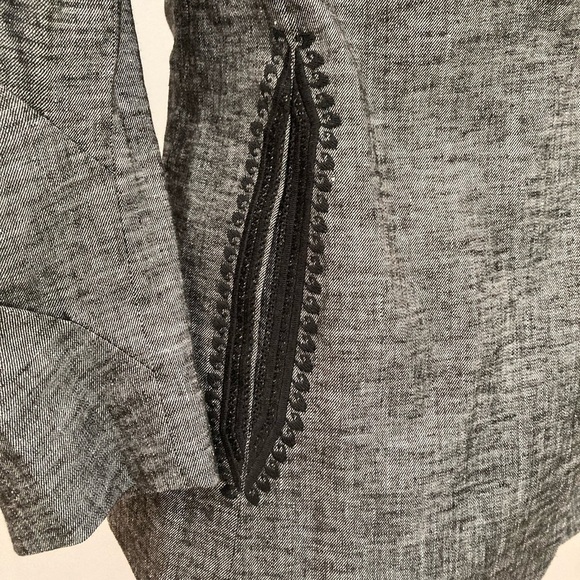 Kobi Halperin Linen Embroidered Grey Blazer Jacket
Size XS - Picture 6 of 9